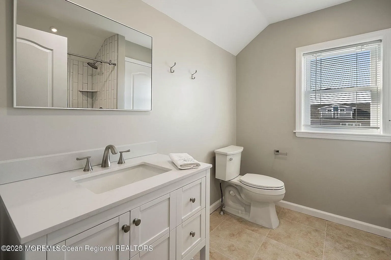8 bed, 3840 sqft, $14,000 — Photo 3
