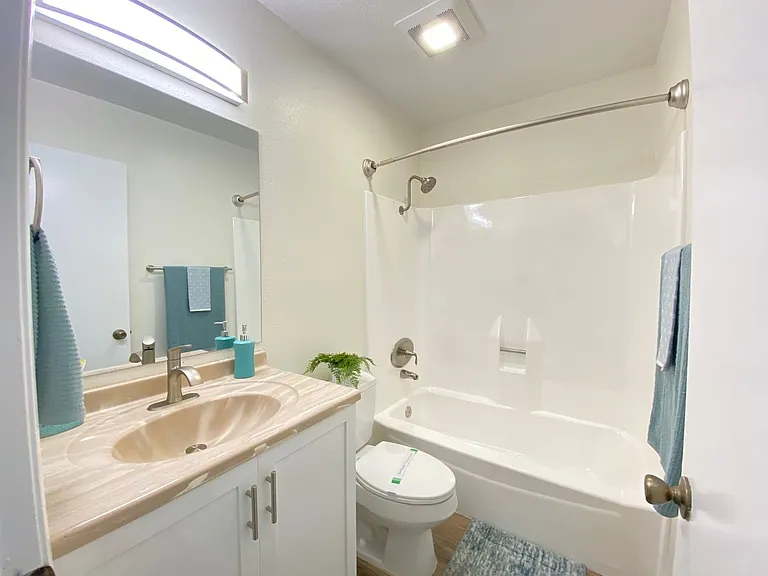Cinnamon Apartments — Photo 21