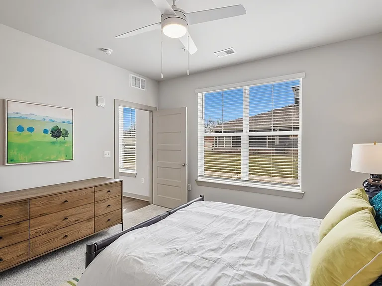 Viridian Apartments — Photo 12