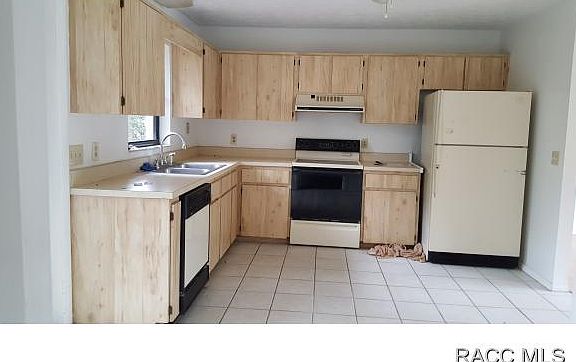 3rd image of 6520 N Iris Dr