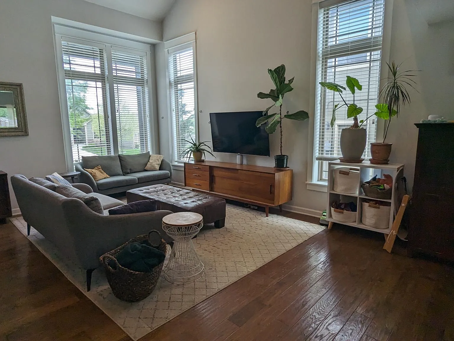 4 bed, 2.5 bath, 1830 sqft, $2,950 — Photo 2