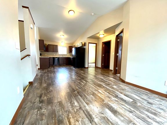 4th image of 1625 Grand Ave