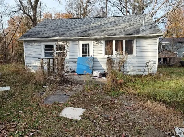 194 Porter Ave, Angola, NY 14006