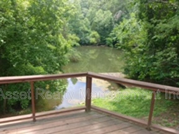 4th image of 818 Deaderick Rd