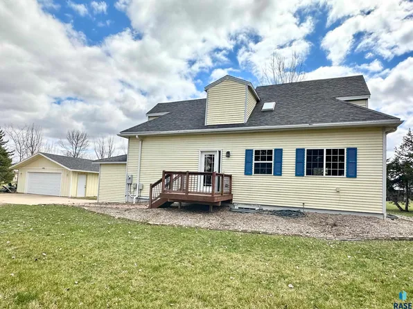46923 Daggett Pl, Lennox, SD 57039