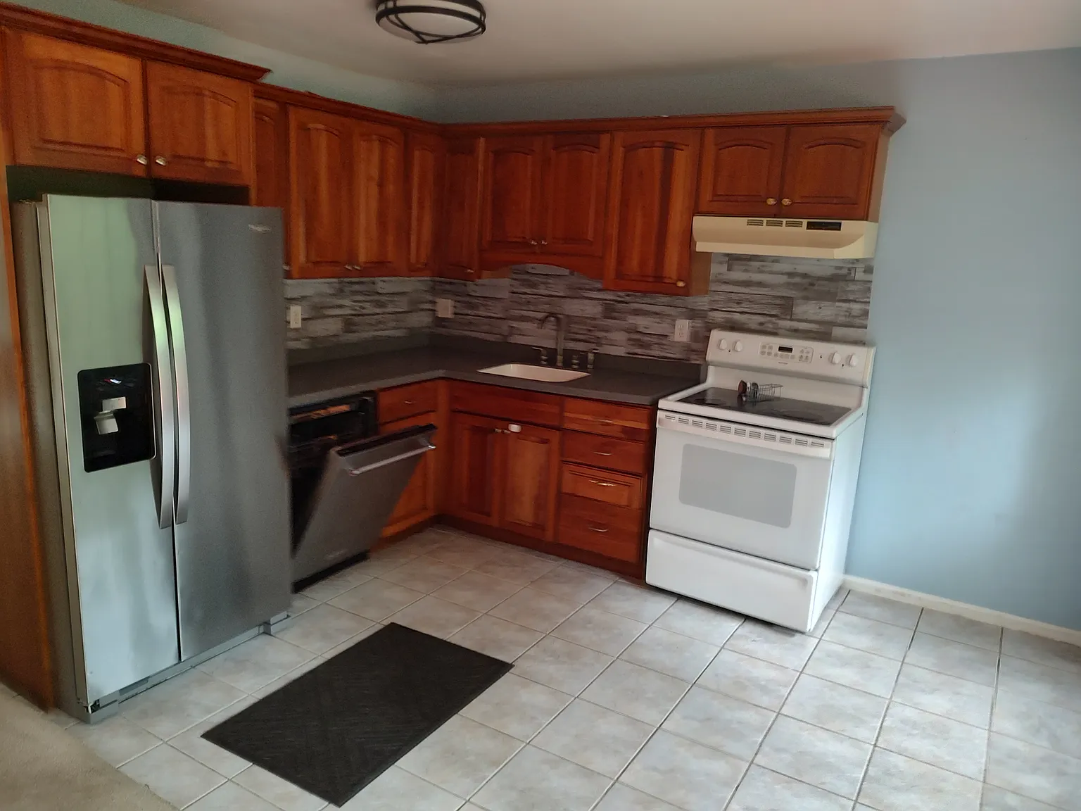 940 Kinhart Court — Photo 2