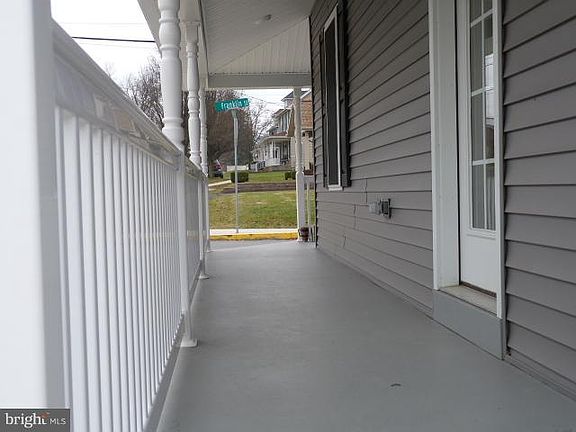 5th image of 268 E Franklin St
