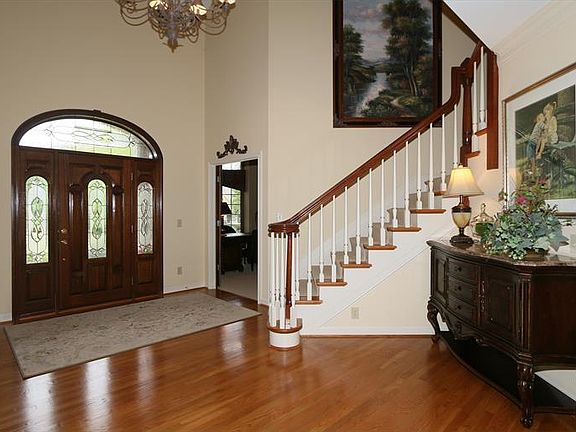 3rd image of 10872 Rosebriar Dr