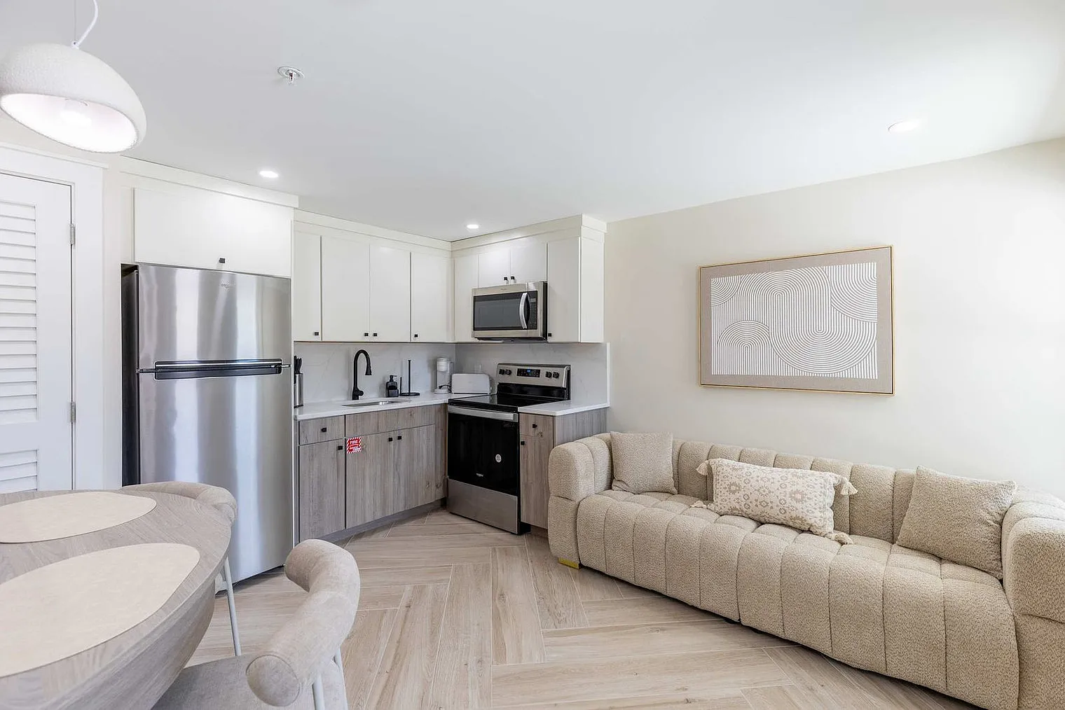 1 bed, 1.0 bath, $5,514 — Photo 2