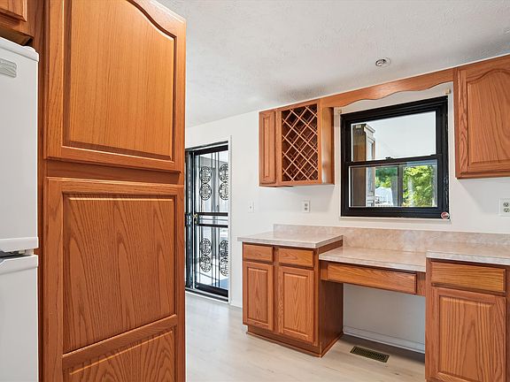 5th image of 2931 Crystal Palace Ln