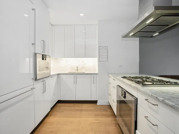 460 West 42nd Street image 3 of 6