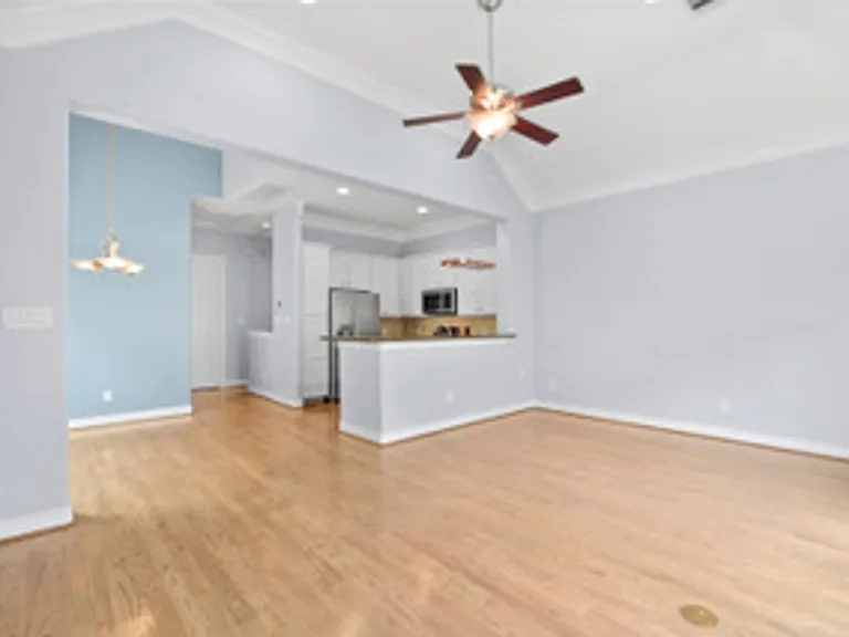 5954 Kansas St — Photo 6