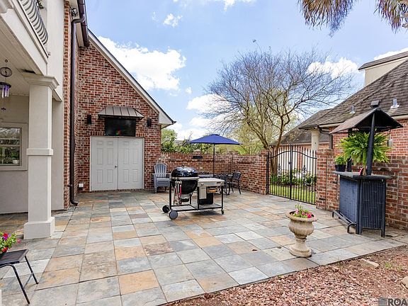 4th image of 58510 Village Dr