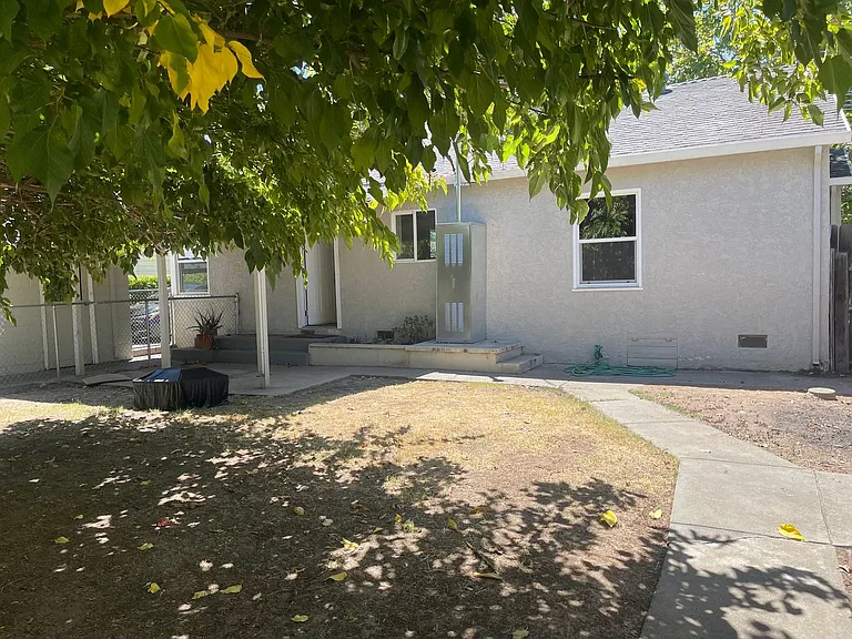2649 21st Ave — Photo 13