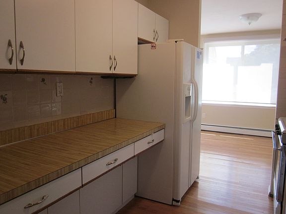 4th image of 1 Fountain Ln APT 2M