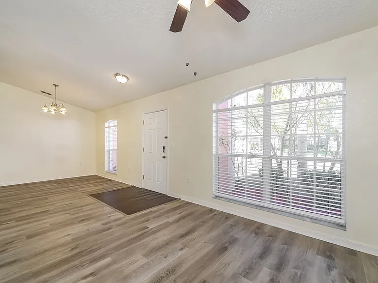 7172 Summit Dr — Photo 3