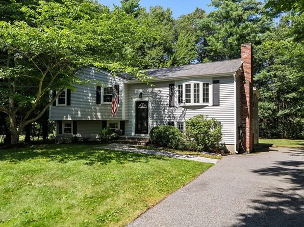 49 Old Farm Rd, Hanover, MA 02339