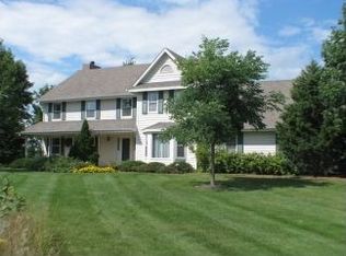 N35W28364 Taylors Woods Rd, Pewaukee, WI 53072