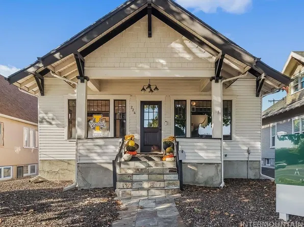 224 W 3rd St, Moscow, ID 83843