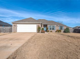 450 Concho St, Farmington, AR 72730