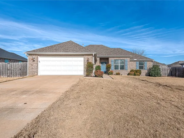 450 Concho St, Farmington, AR 72730