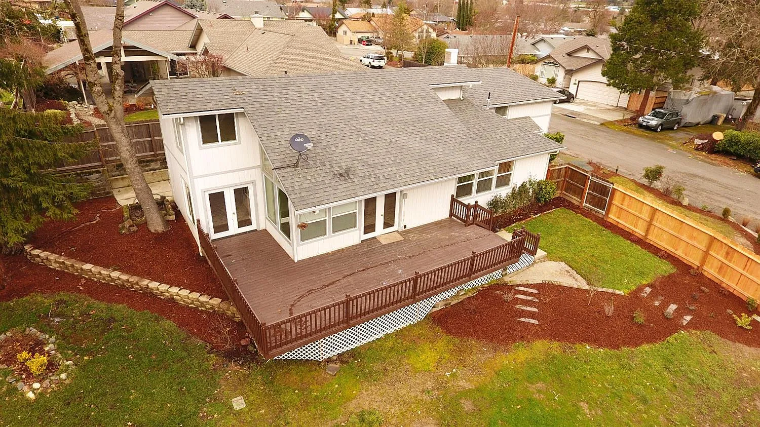 1812 NW Eunice Ave photo 1