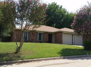 2327 Dartmouth Dr, Grand Prairie, TX 75052