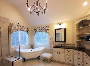 3 Aspen Ct, Belle Mead, NJ 08502