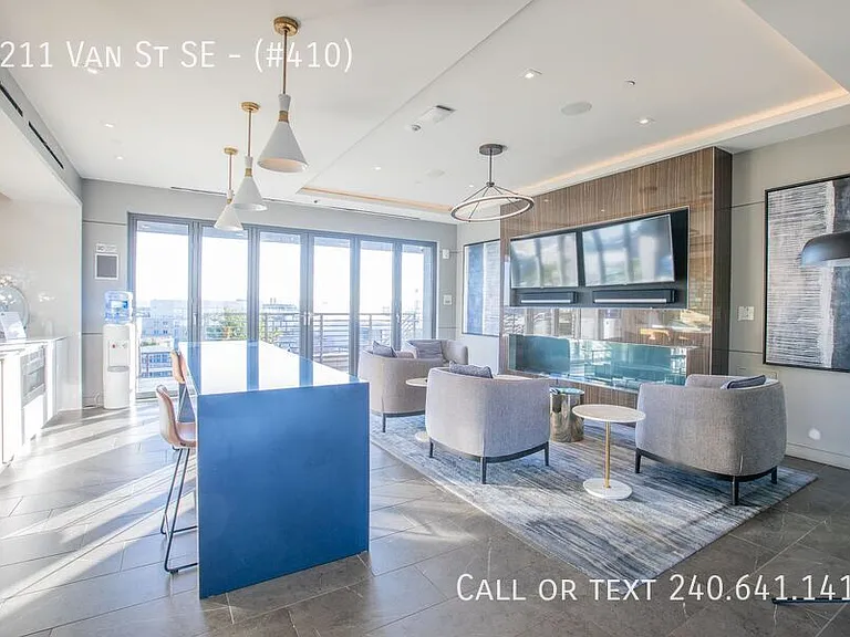 1211 Van St SE #410 — Photo 8