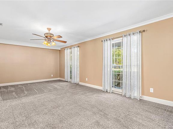 5th image of 6930 Oak Hill Cir