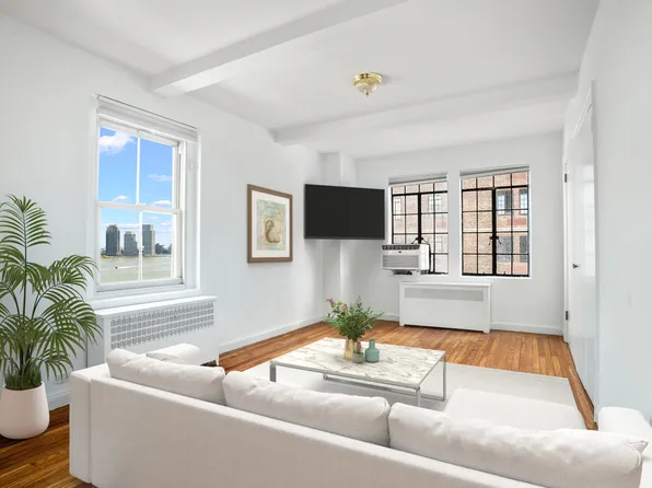 25 Tudor City Place image 1 of 13