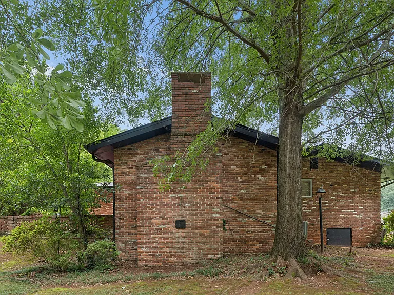 3543 Cloudland Dr — Photo 32