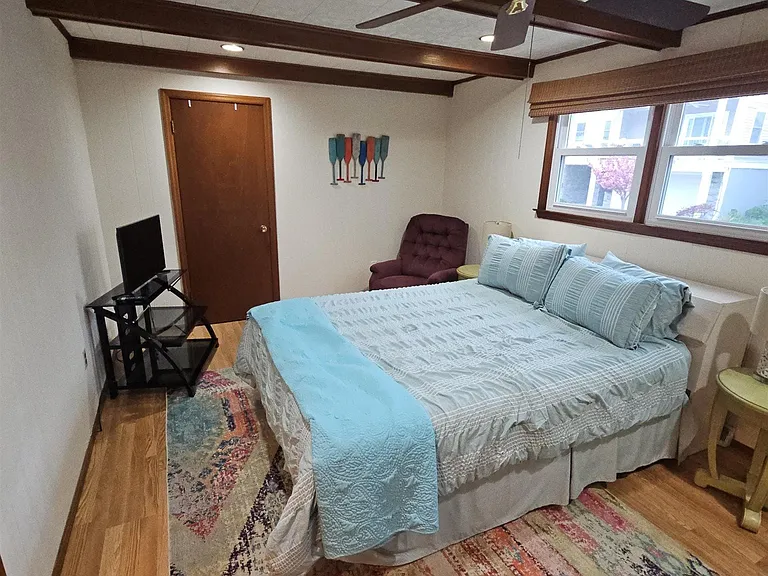 6901 Ventnor Ave #2 — Photo 43