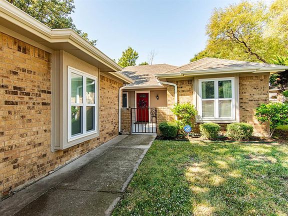 2nd image of 2703 Glenwood Ct