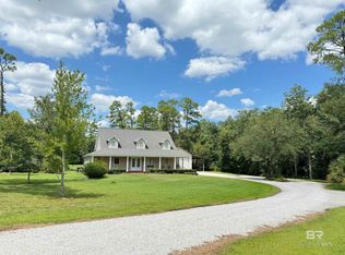 649 E Peachtree Ave, Foley, AL 36535