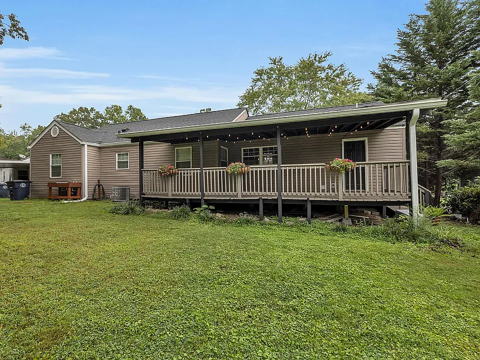 3 bed, 1484 sqft, $1,800 — Photo 2