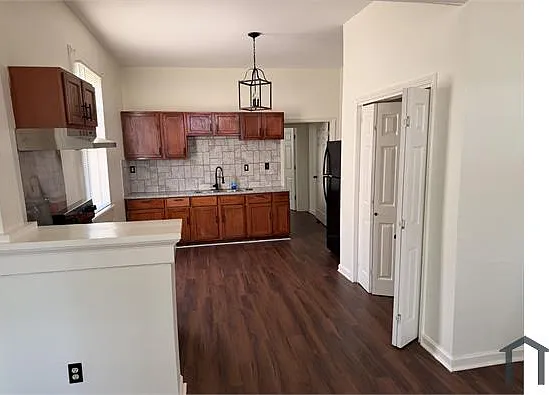 2460 N Rocheblave St — Photo 4