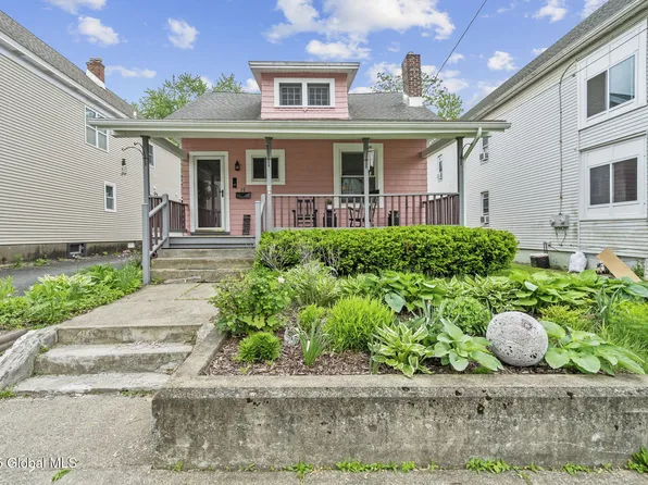 19 Parkview Court, Troy, NY 12180