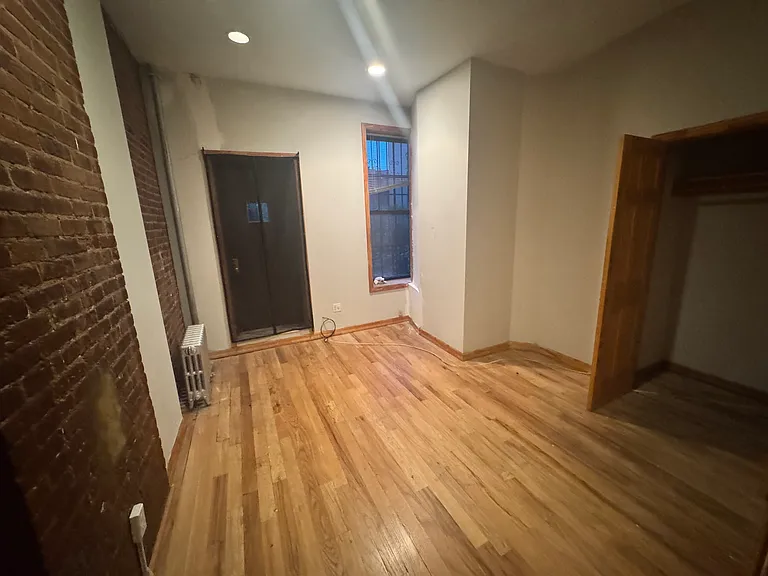 435 E 114th St #1W — Photo 8