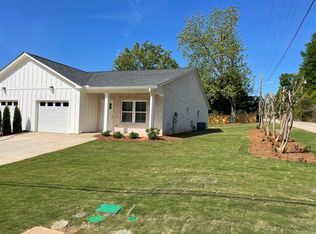 1300 Spring Dr, Opelika, AL 36801