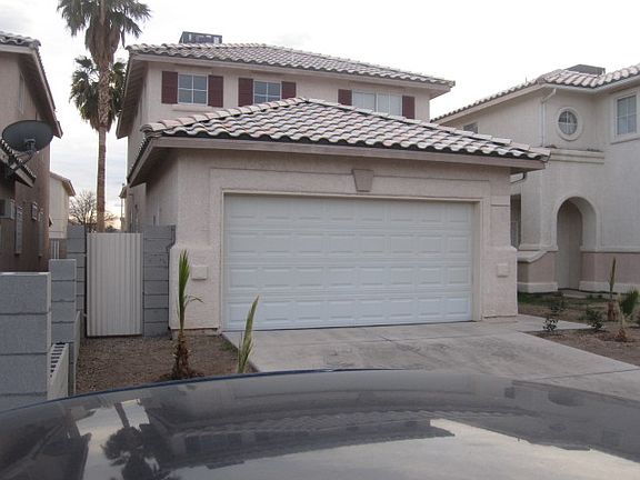 2nd image of 5961 Hickory Nut Ave
