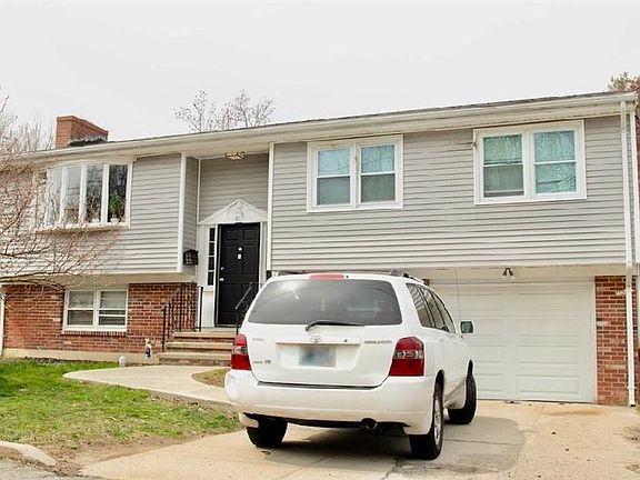 2nd image of 61 Andover St
