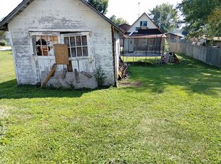 717 E Poplar St, Taylorville, IL