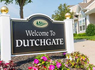 104 Willow Ln, Valley Stream, NY 11580