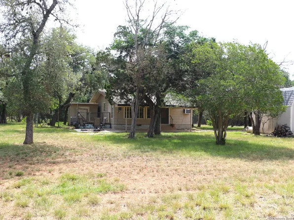 1306 Mountain View, Pipe Creek, TX 78063