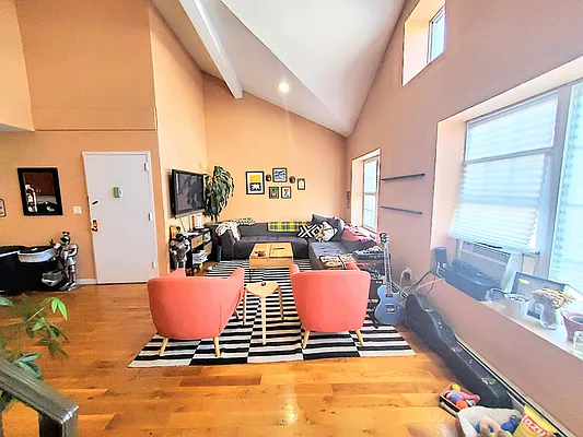 Rented by Bright Villas LLC | media 6