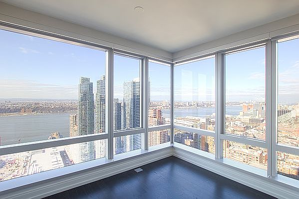 1st image of 555 10th Ave APT 16B
