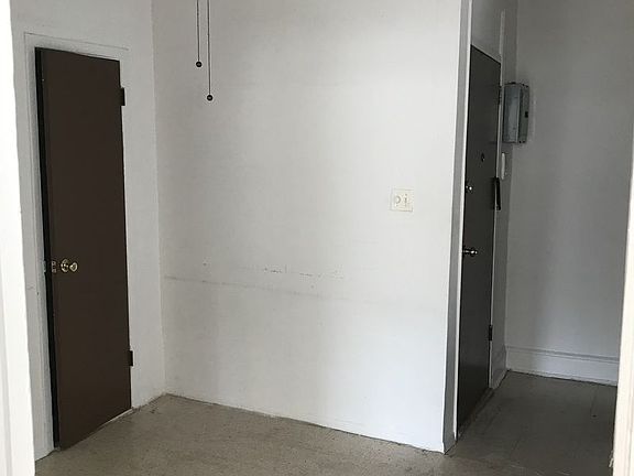 4th image of 2259 26th St APT 3B