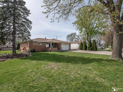 25144 Reeck Rd, Woodhaven, MI, 48183