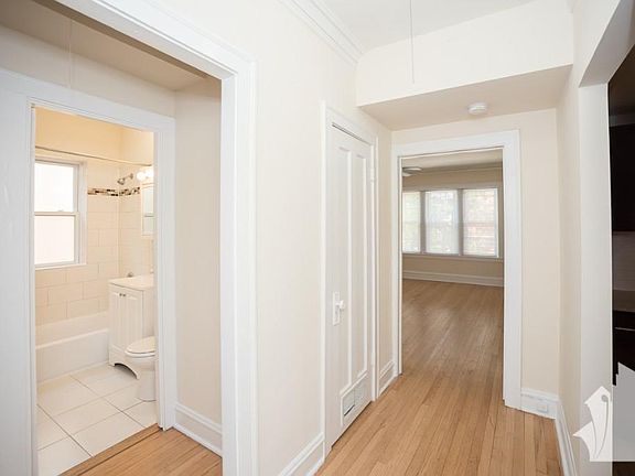 3rd image of 5208 N Leavitt St #3JF